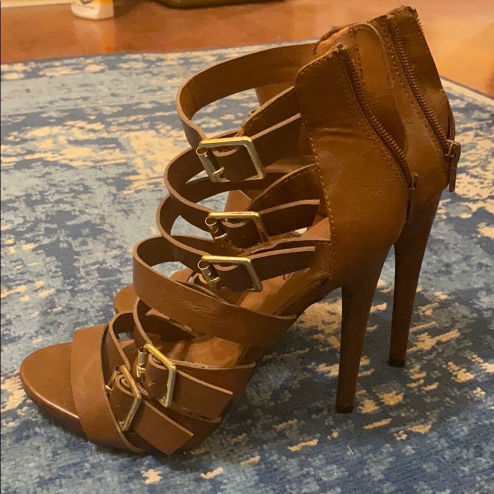 Heels - Picture 2 of 4